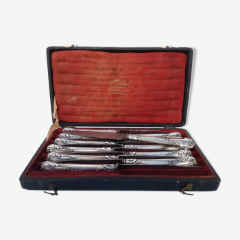 Coffret de 12 couteaux manche argent, Léon Lapar, milieu XlXème