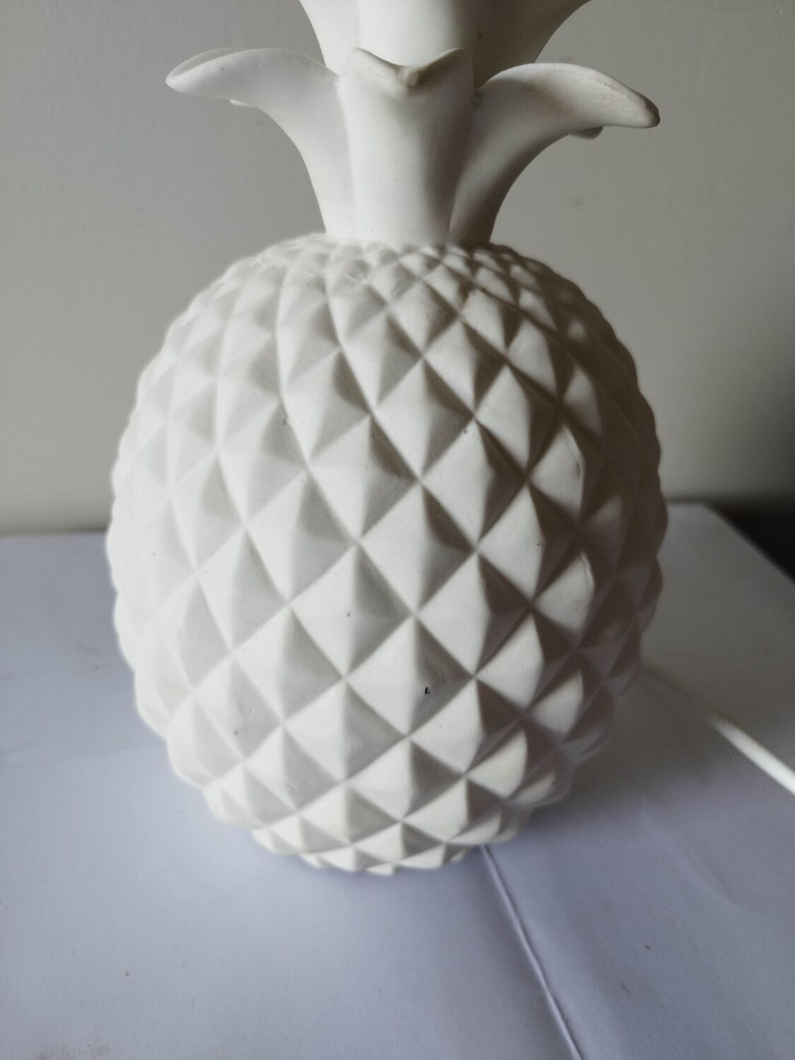 Pineapple lamp in white biscuit