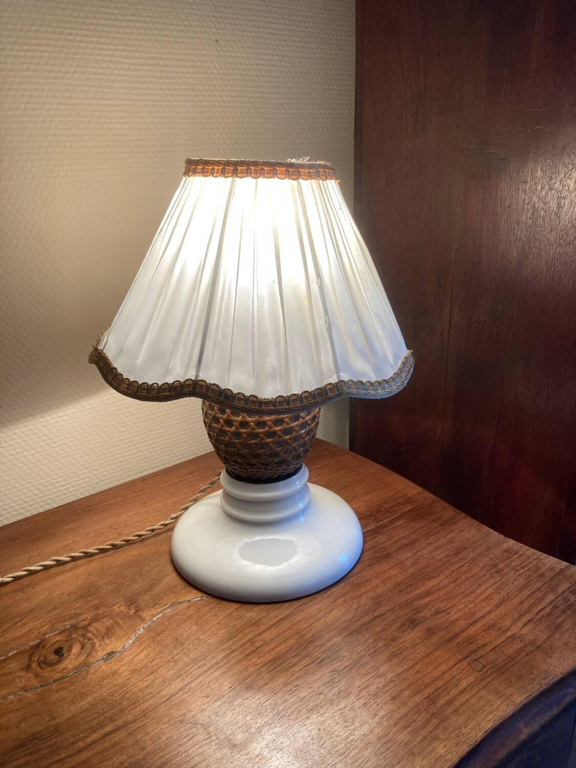 Bedside lamp