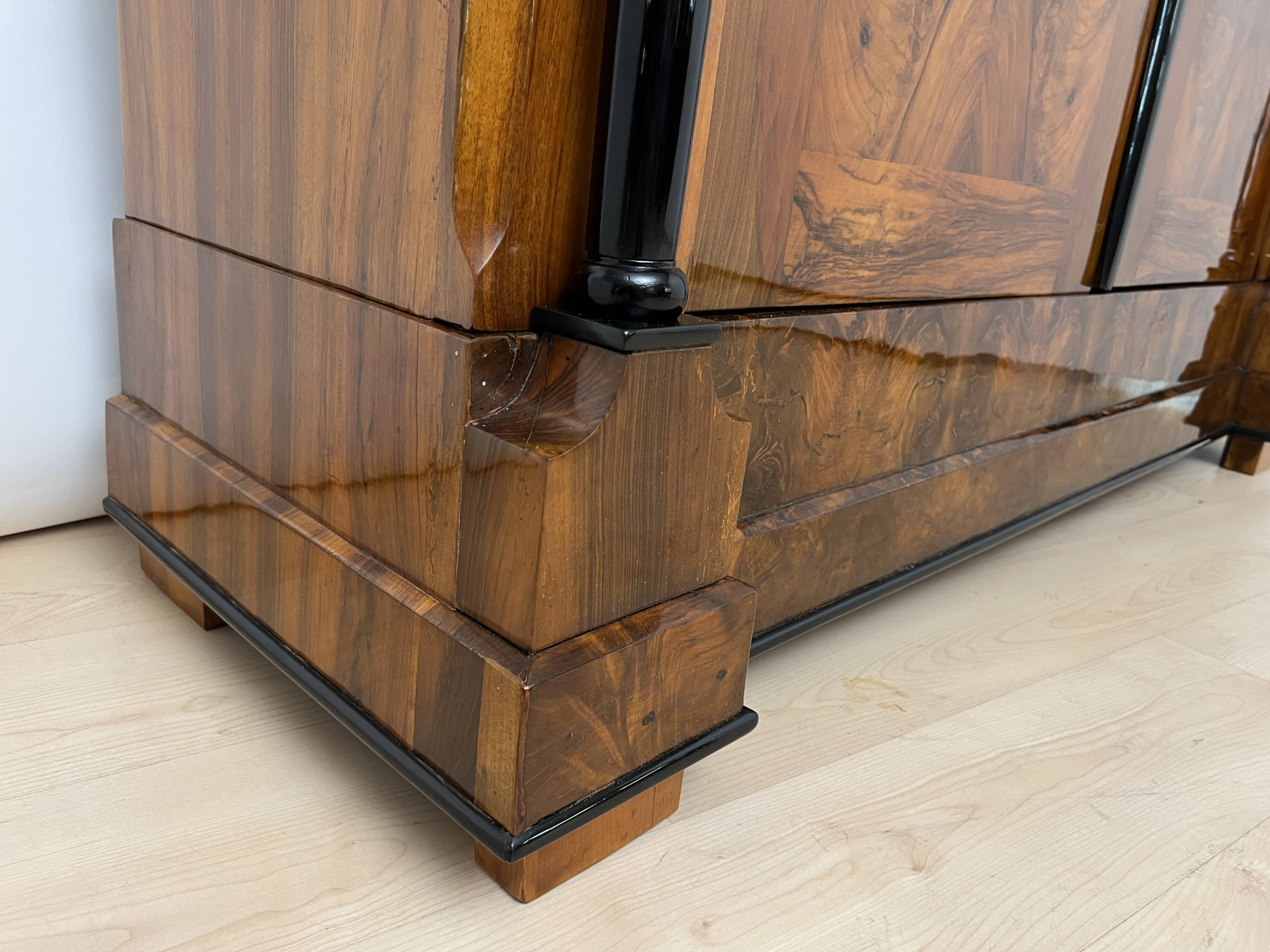 Biedermeier Wardrobe, Walnut Veneer, South Germany circa 1820
