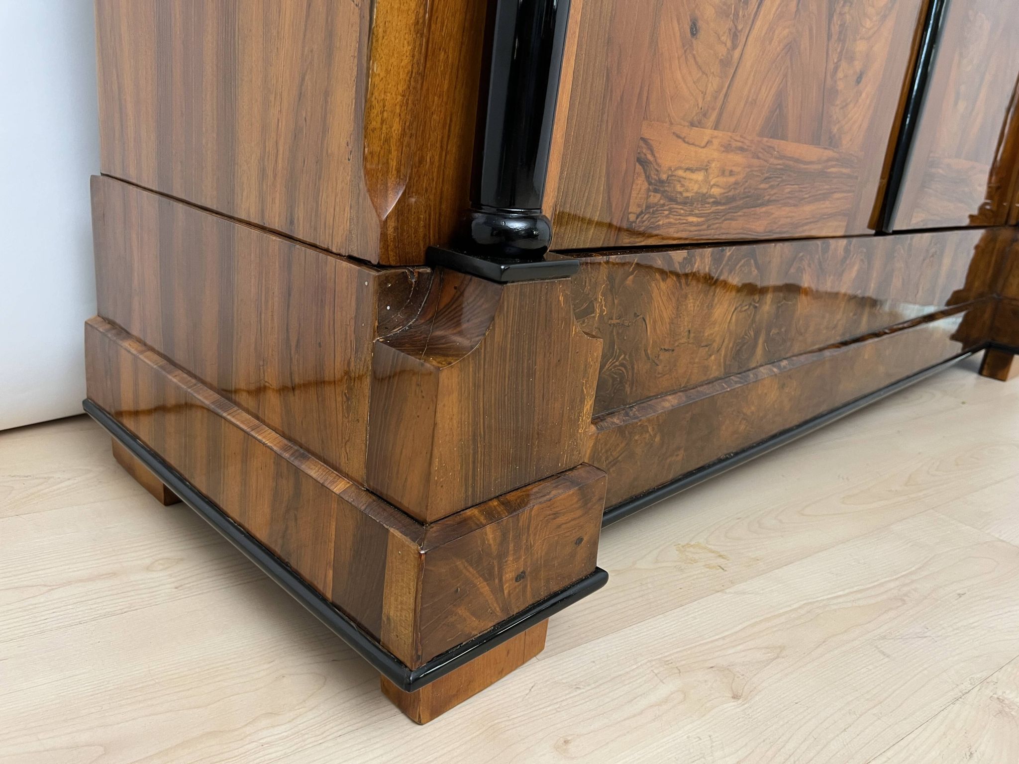 Biedermeier Wardrobe, Walnut Veneer, South Germany circa 1820