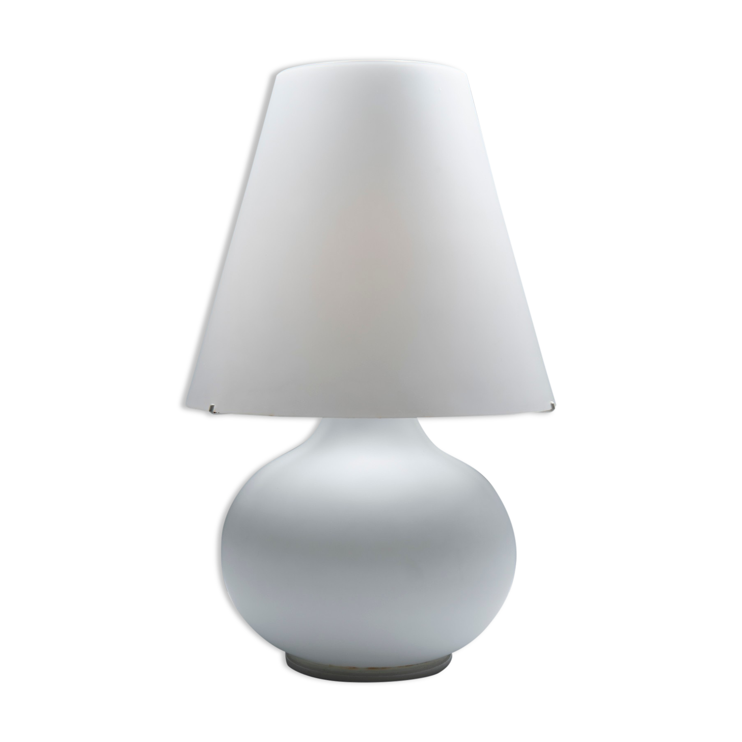Lamp in white glass