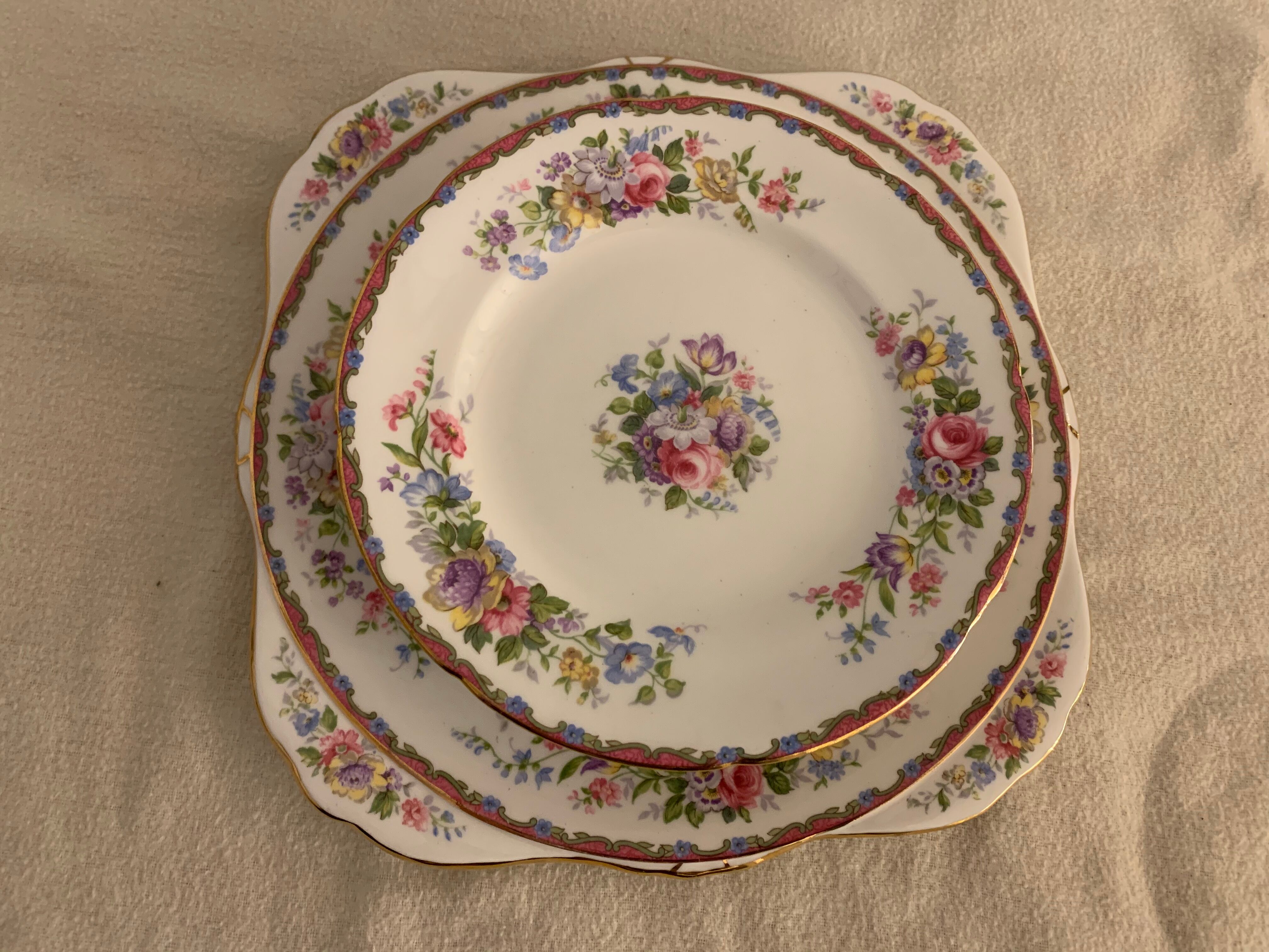 English dessert service 6 plates and 1 Grafton Royal dish