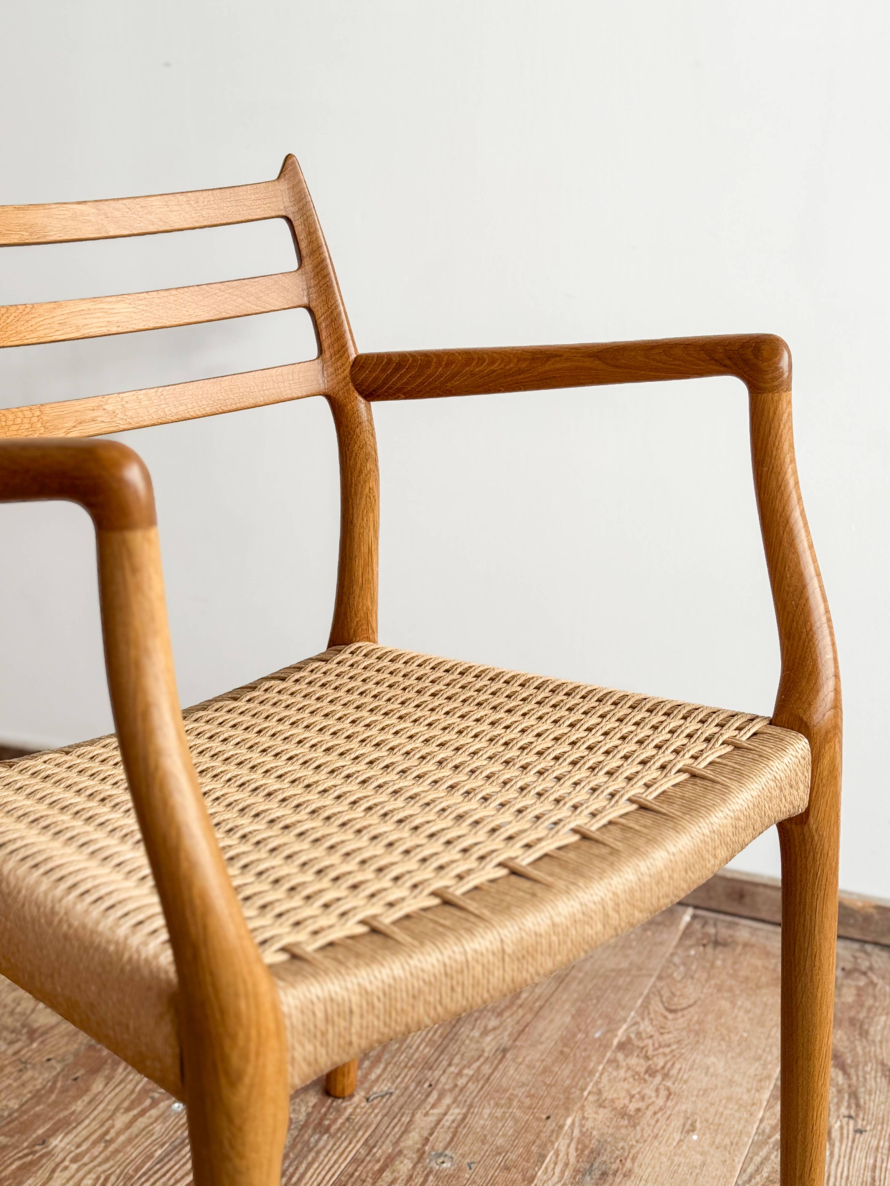 Fauteuil rare modèle 62 par Niels O. Møller en chêne, Danemark