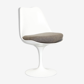 Tulip Chair by Eero Saarinen for Knoll International