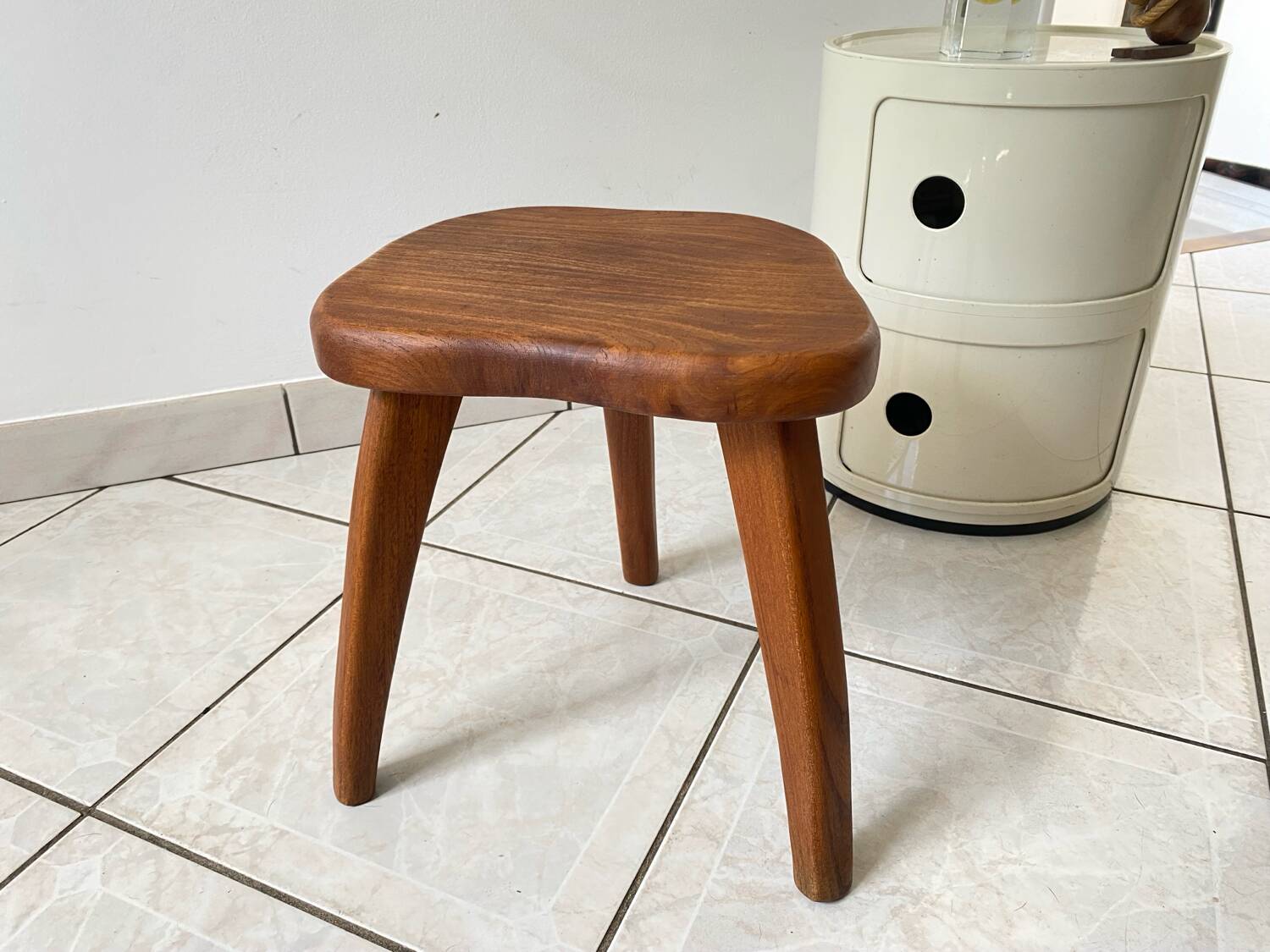 Brutalist tripod stool in solid elm, 1960s