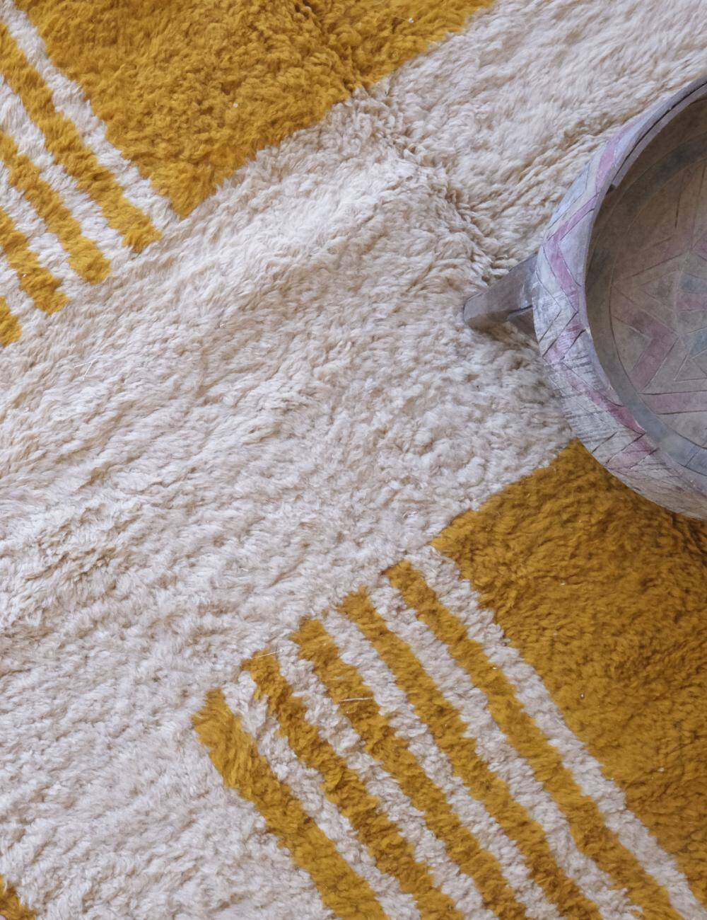 Contemporary Yellow Rug - 346 x 245 cm