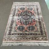 Handmade Pakistani wool rug