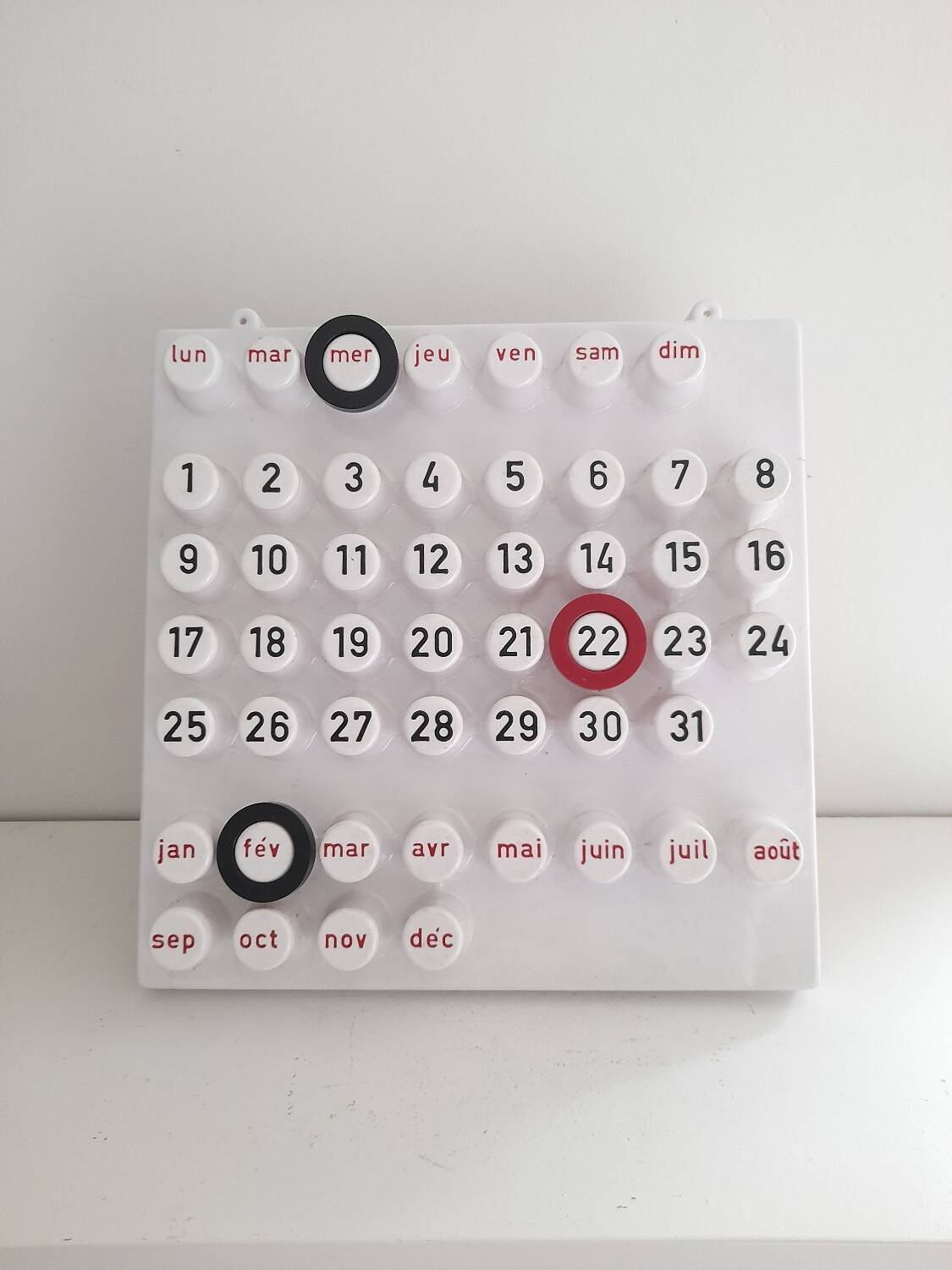 White space age perpetual calendar