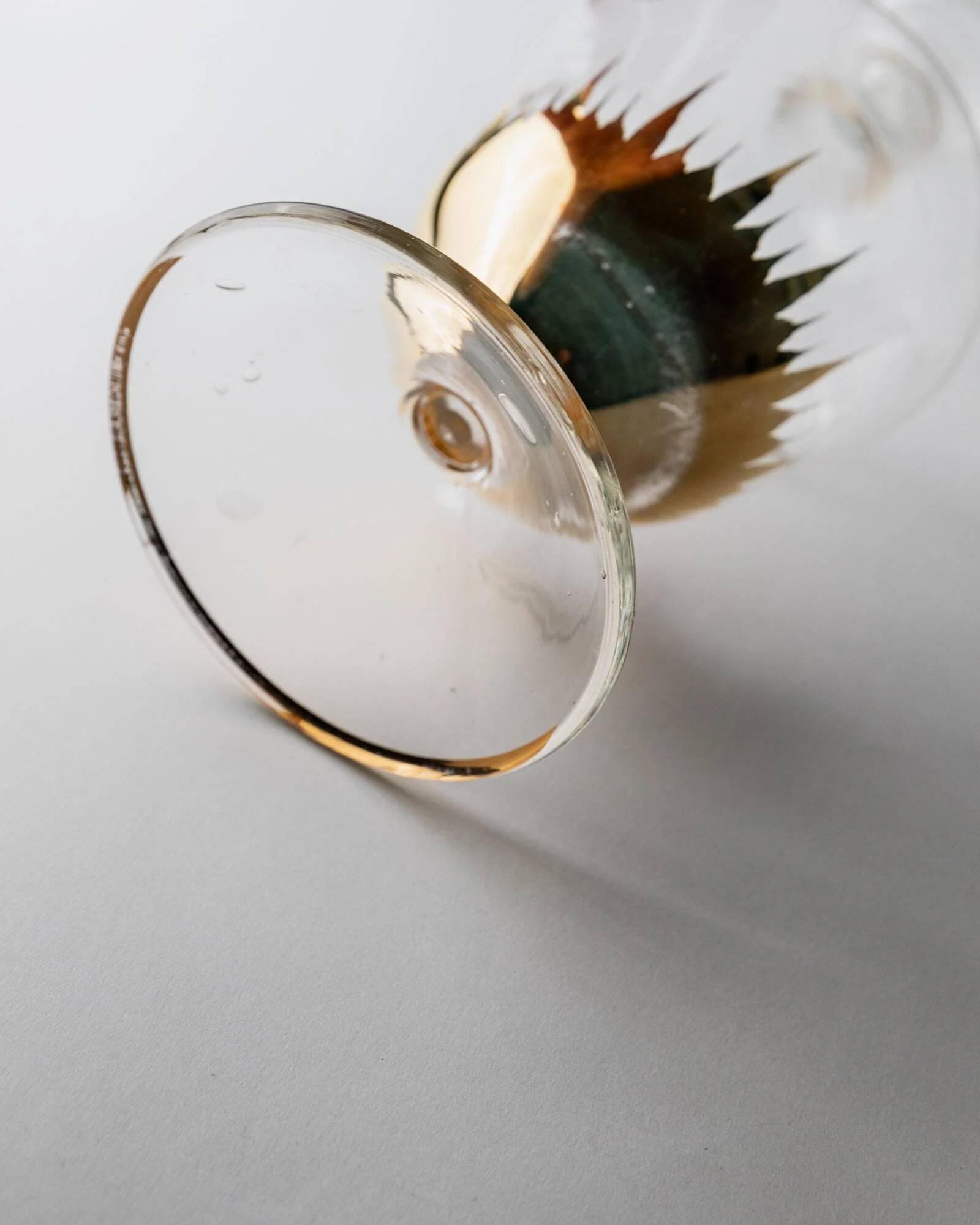 Carafe vintage en verre de Murano des années 1960, verre clair avec détails dorés et bouchon