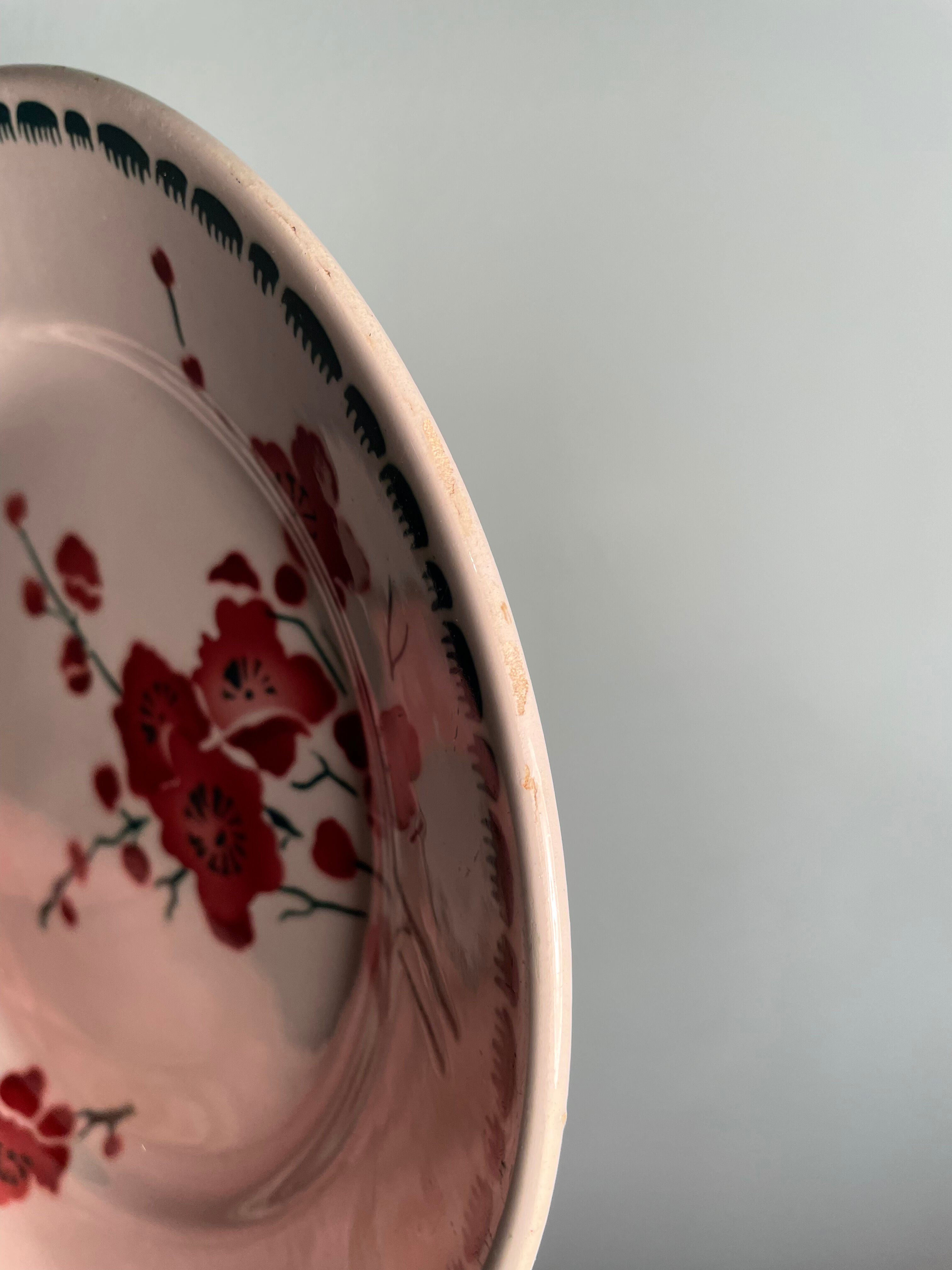 Set of 12 vintage flat plates