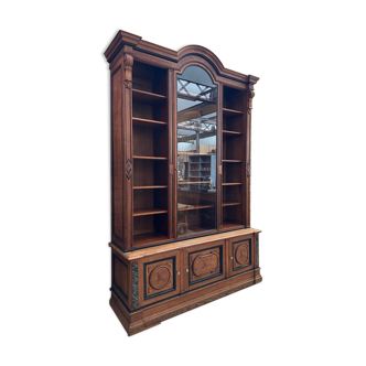 Immense library early 20th century