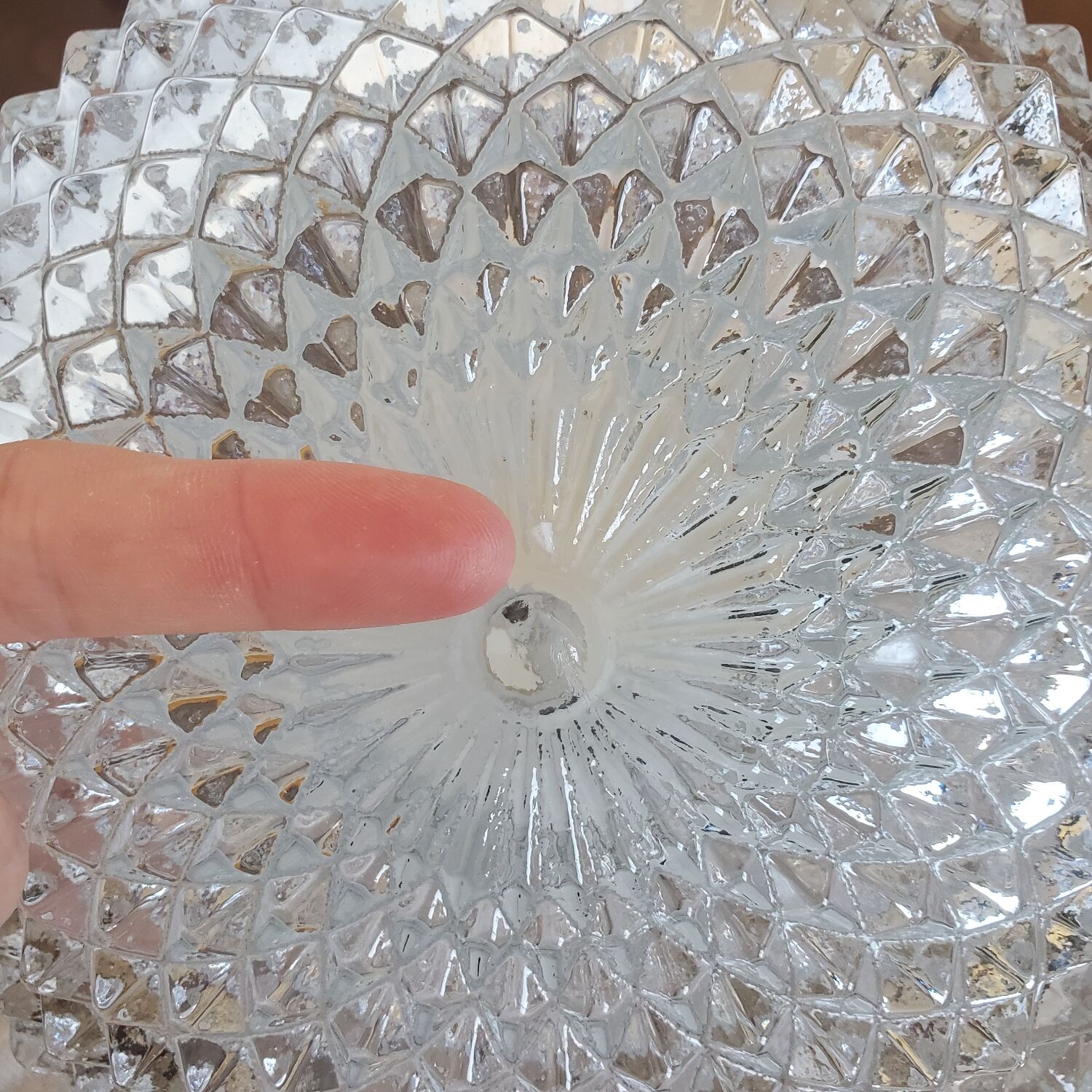 Diamond tip ceiling lamp