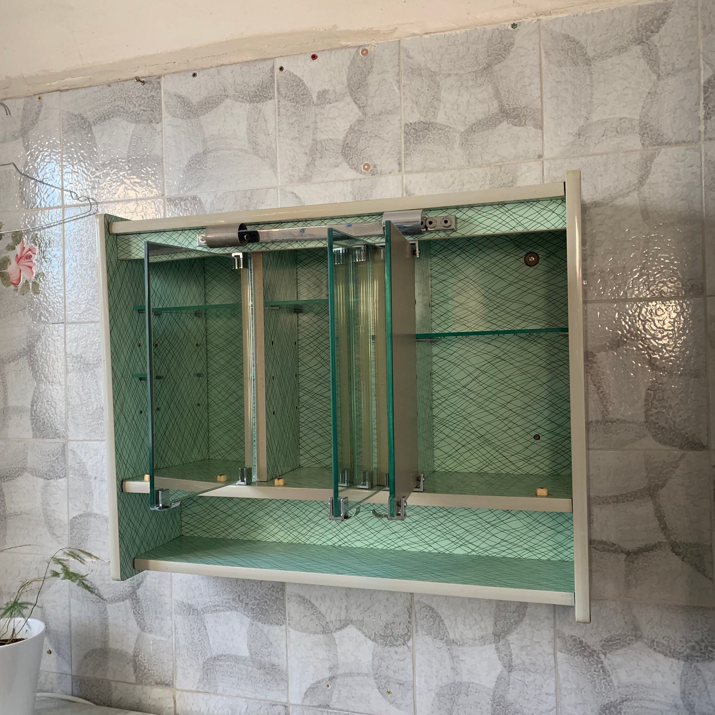 Vintage triptych green wall-mounted toilet cabinet