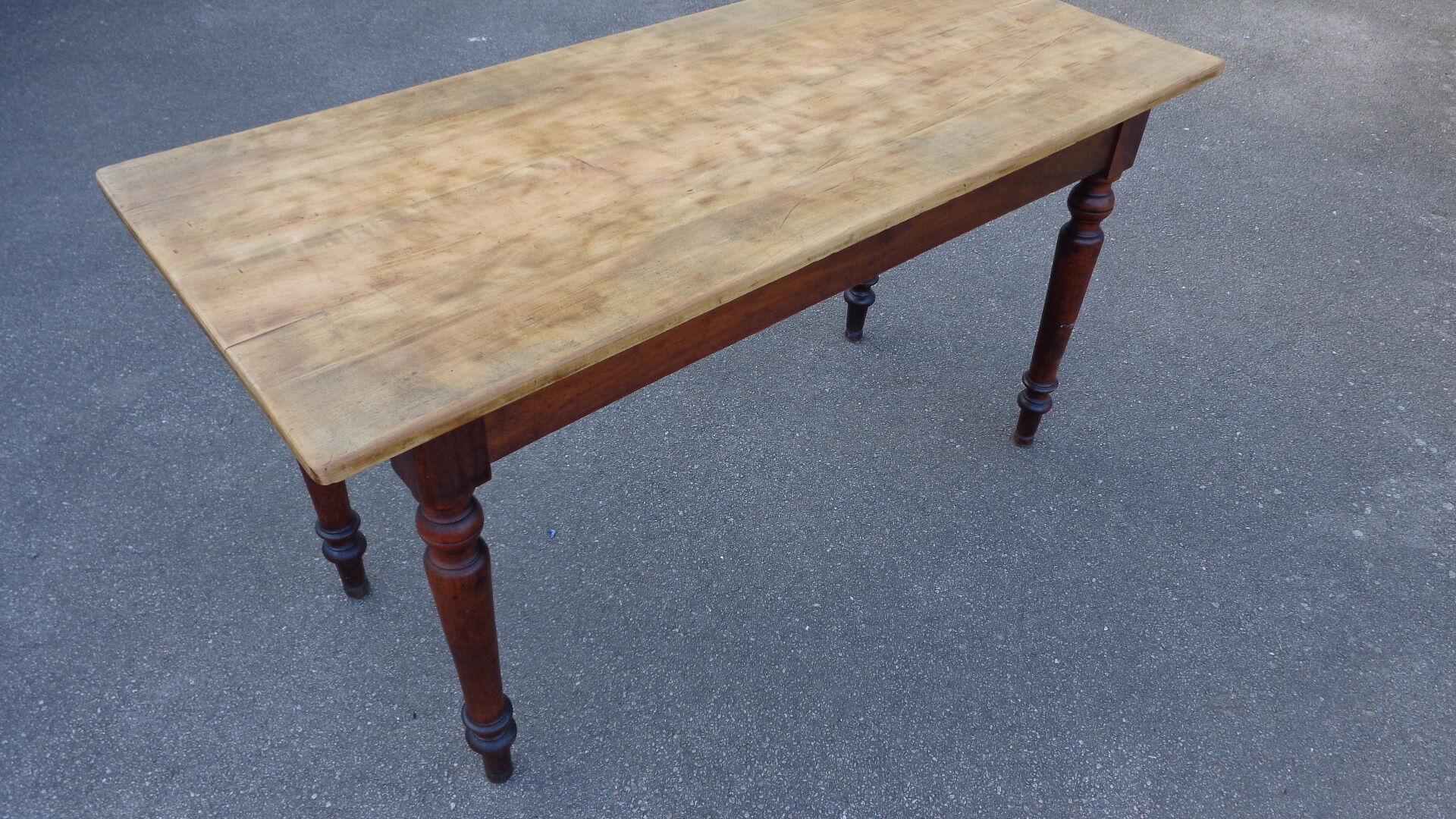 Pine table