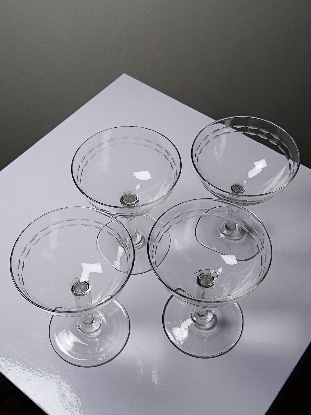 4 large engraved champagne glasses, Art Deco style from 1925-1940.