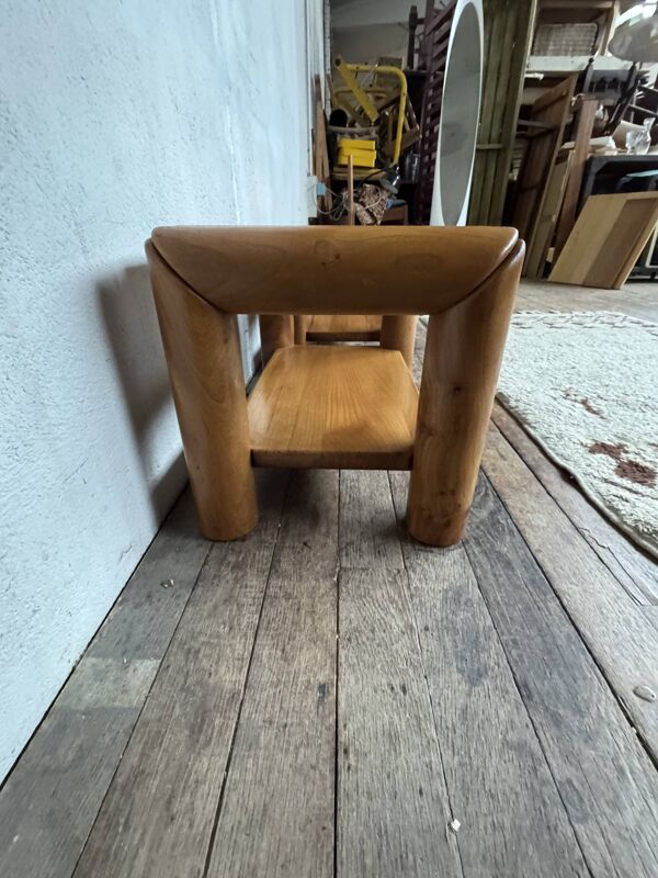 Paire de chevets, tables de nuit en orme dans le goût de Maison Regain