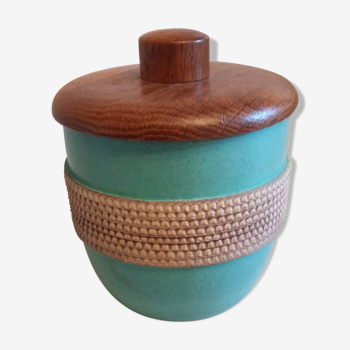 Pot en faïence avec couvercle en bois
