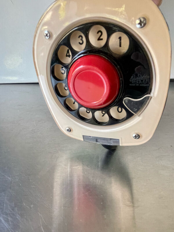 Téléphone analogique rotatif Ericsson monobloc des années 1950
