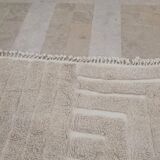 Superb Moroccan wool rug, handmade, dimensions 250x150 cm.