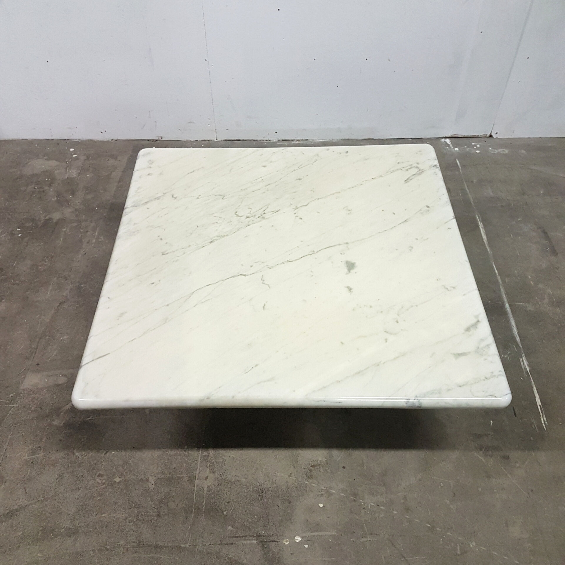 Carrara marble coffee table, Italy 1970s
