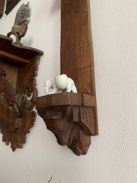 Socle mural en bois sculpté pour statue du 19e siècle