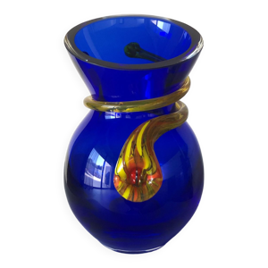 Vase bleu en verre de
