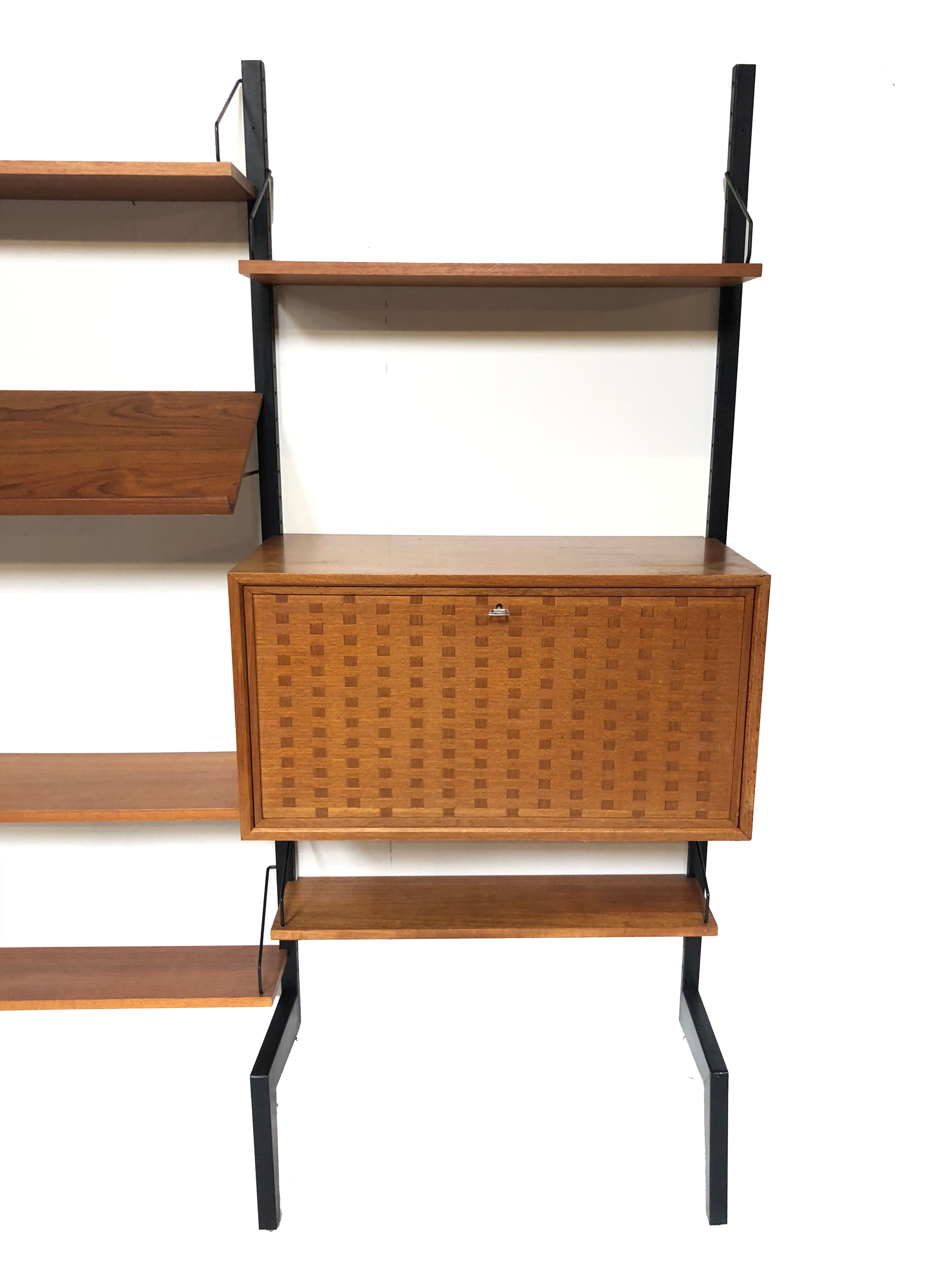 Poul Cadovius Royal System wall system