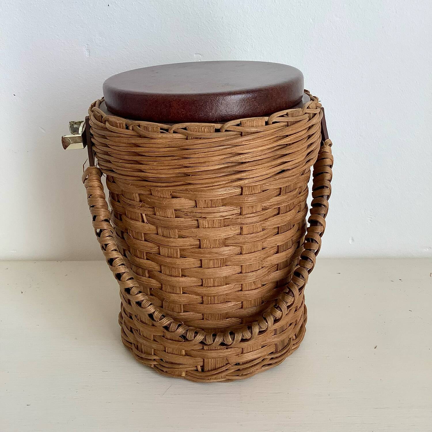 Wicker rattan ice bucket