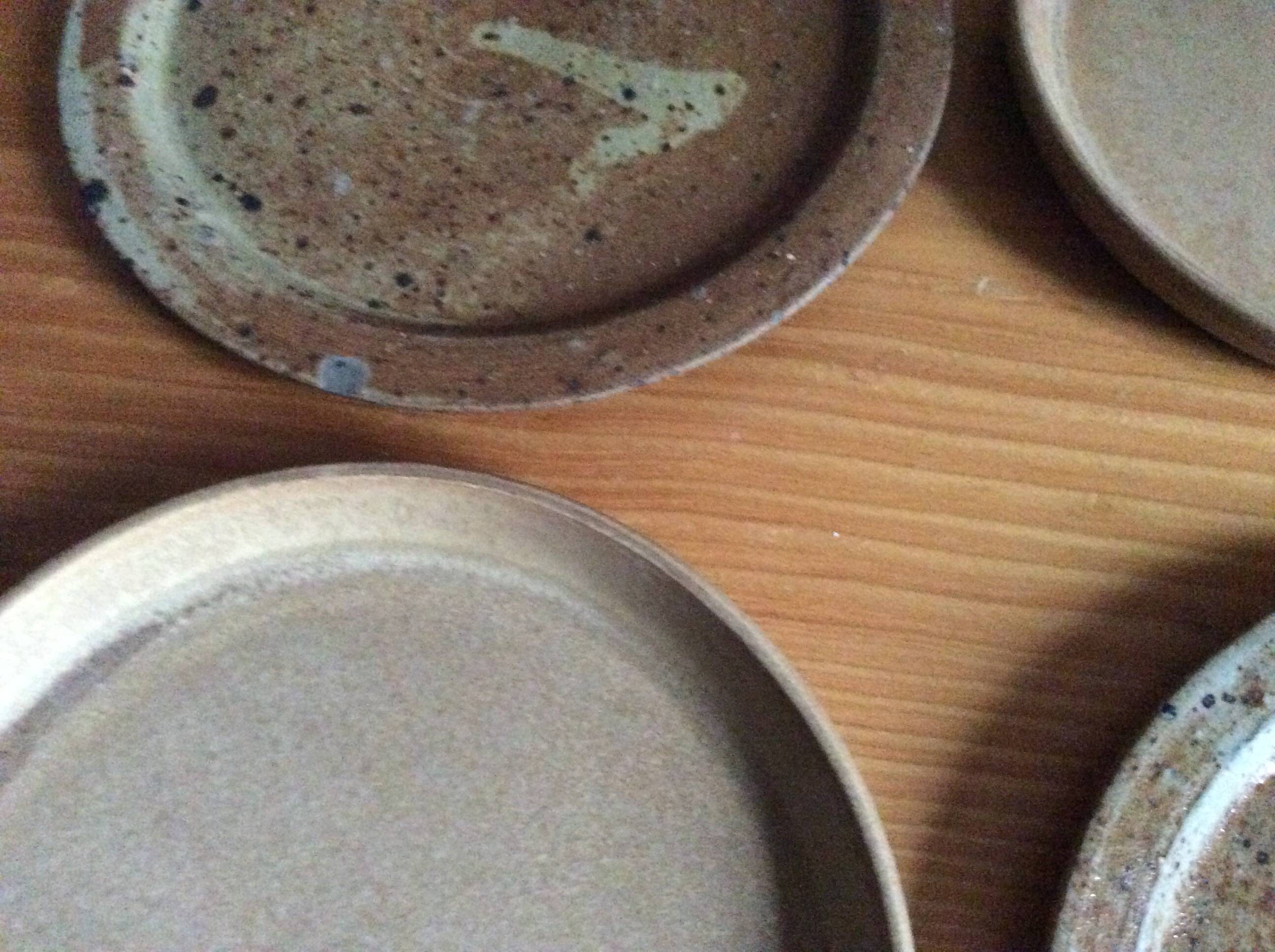 6 stoneware dessert plates