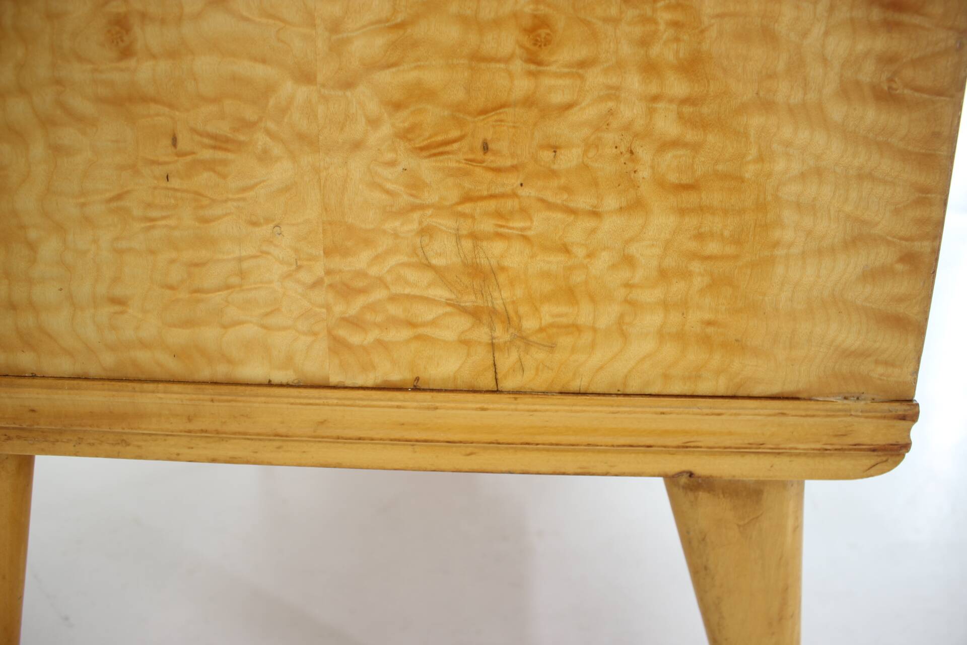 1960s italian sideboard/chest of drawers in high gloss finish with glass top and shelf