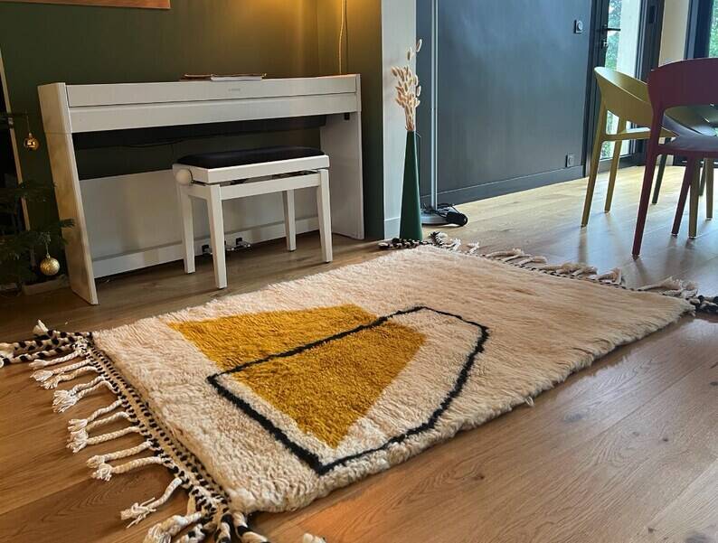 Tapis beni ouraine fait main traditionnelle taille 150 x 250 cm