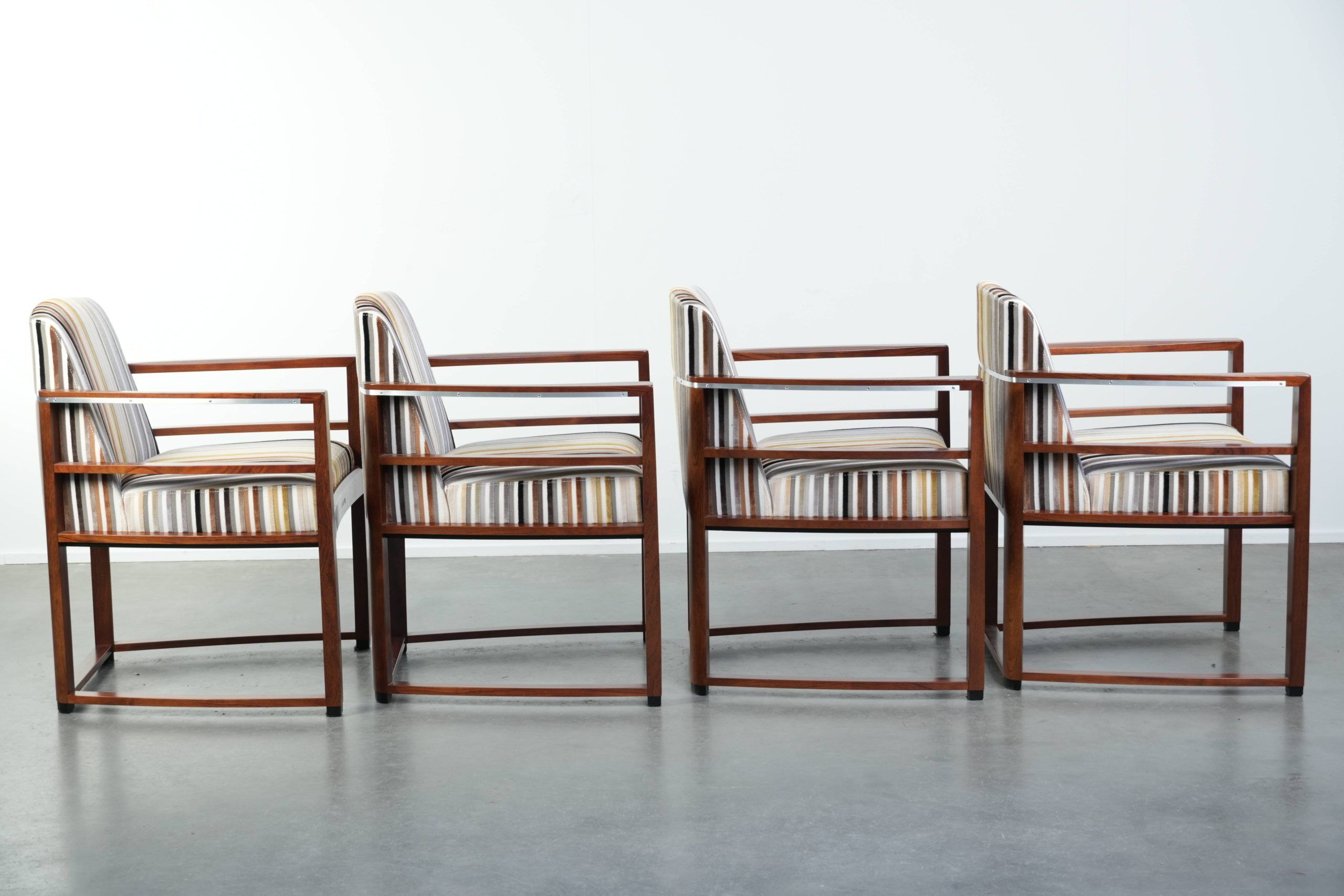 Set of 4 Art Deco design dining chairs with luxurious fabric upholstery