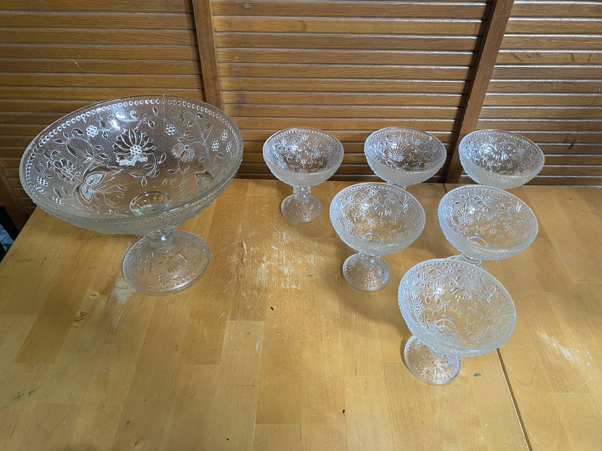Salad bowl + 6 Ice Fruit Cups Mousse PAVEL PANEK Moulded Glass Vintage