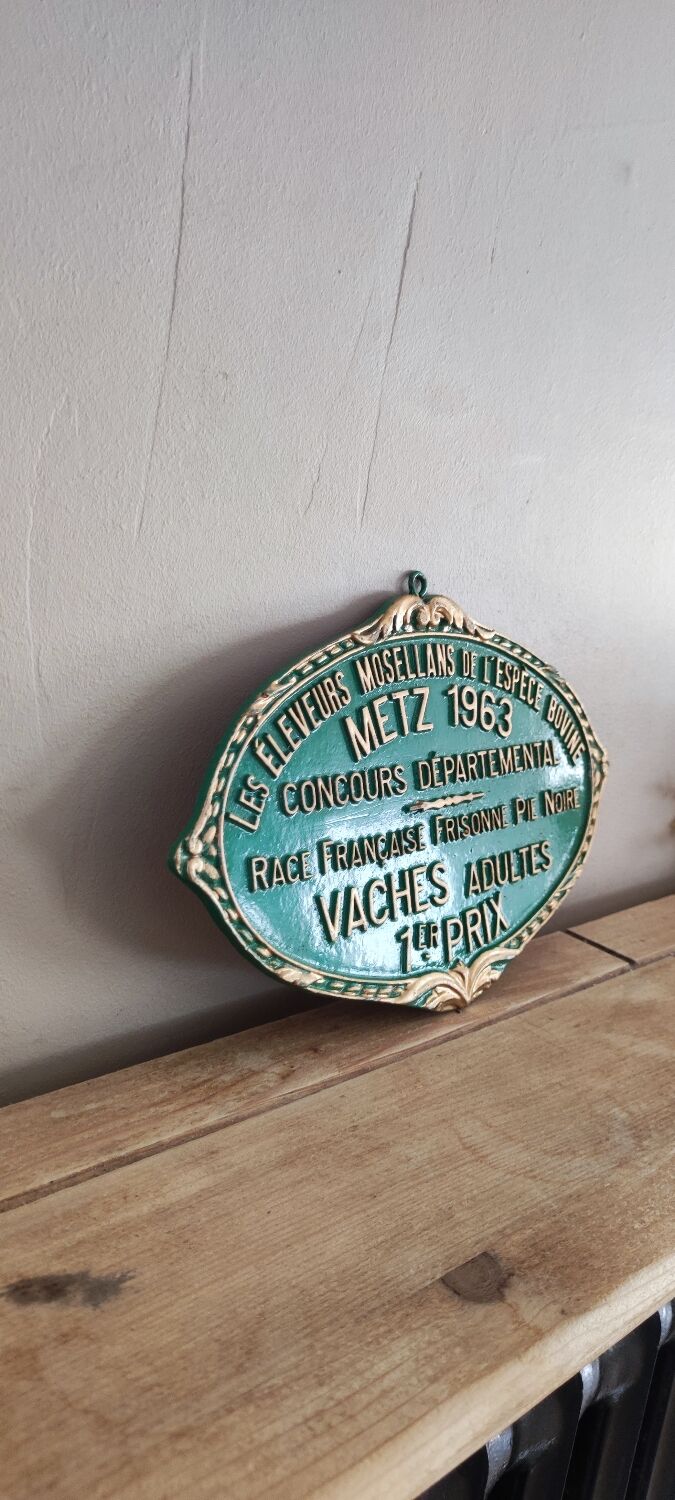 Agricultural competition plaque