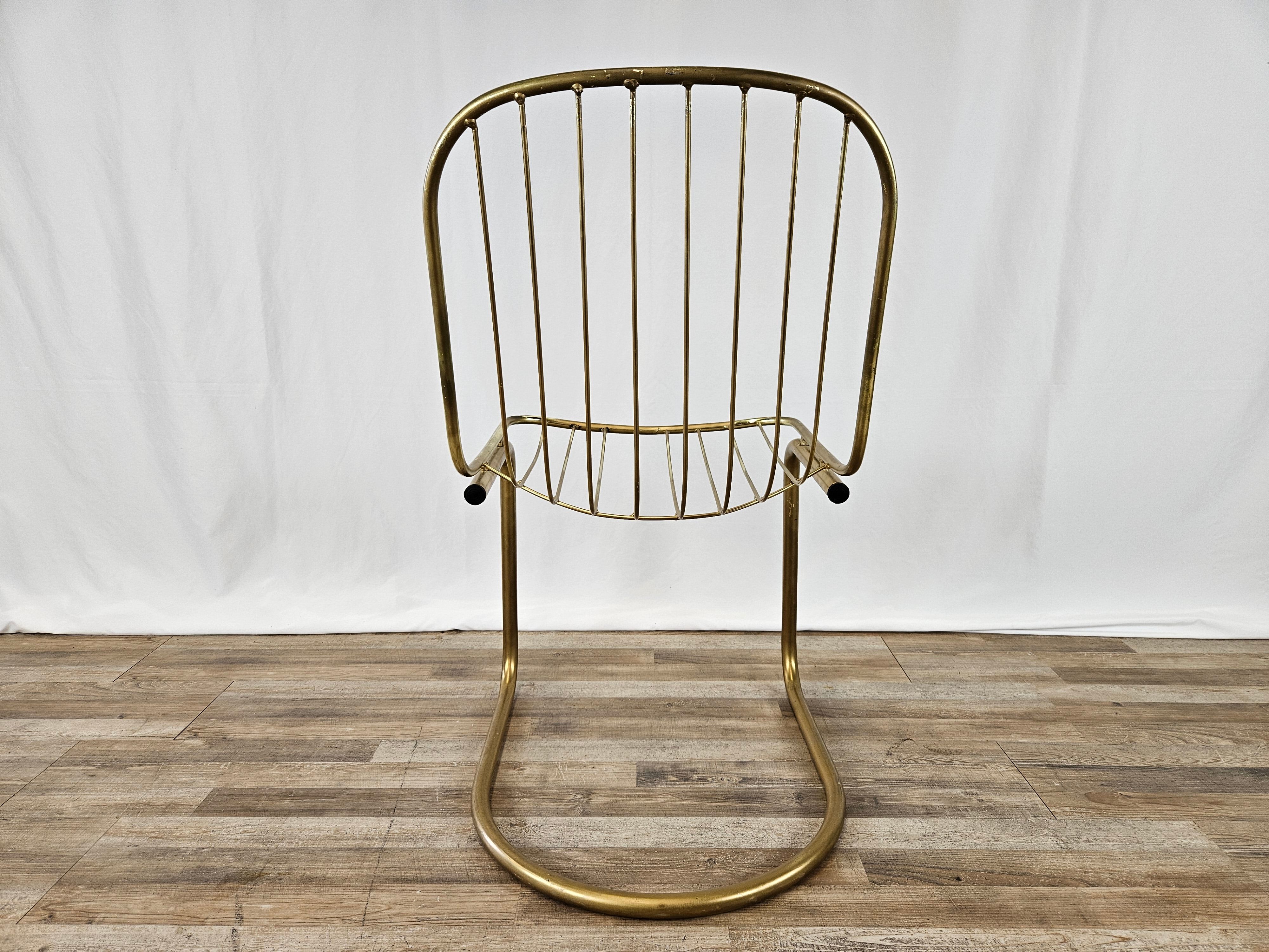 70s chair in metal