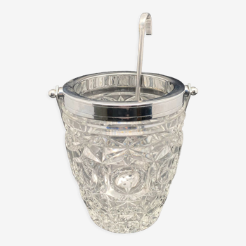 Ice bucket with handle and spoon