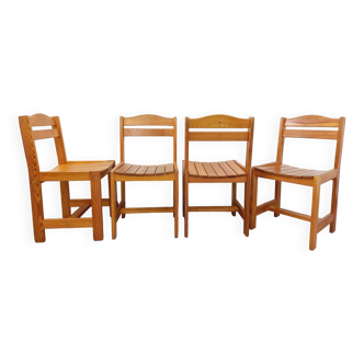 Set of 4 vintage pine chairs from the 70s