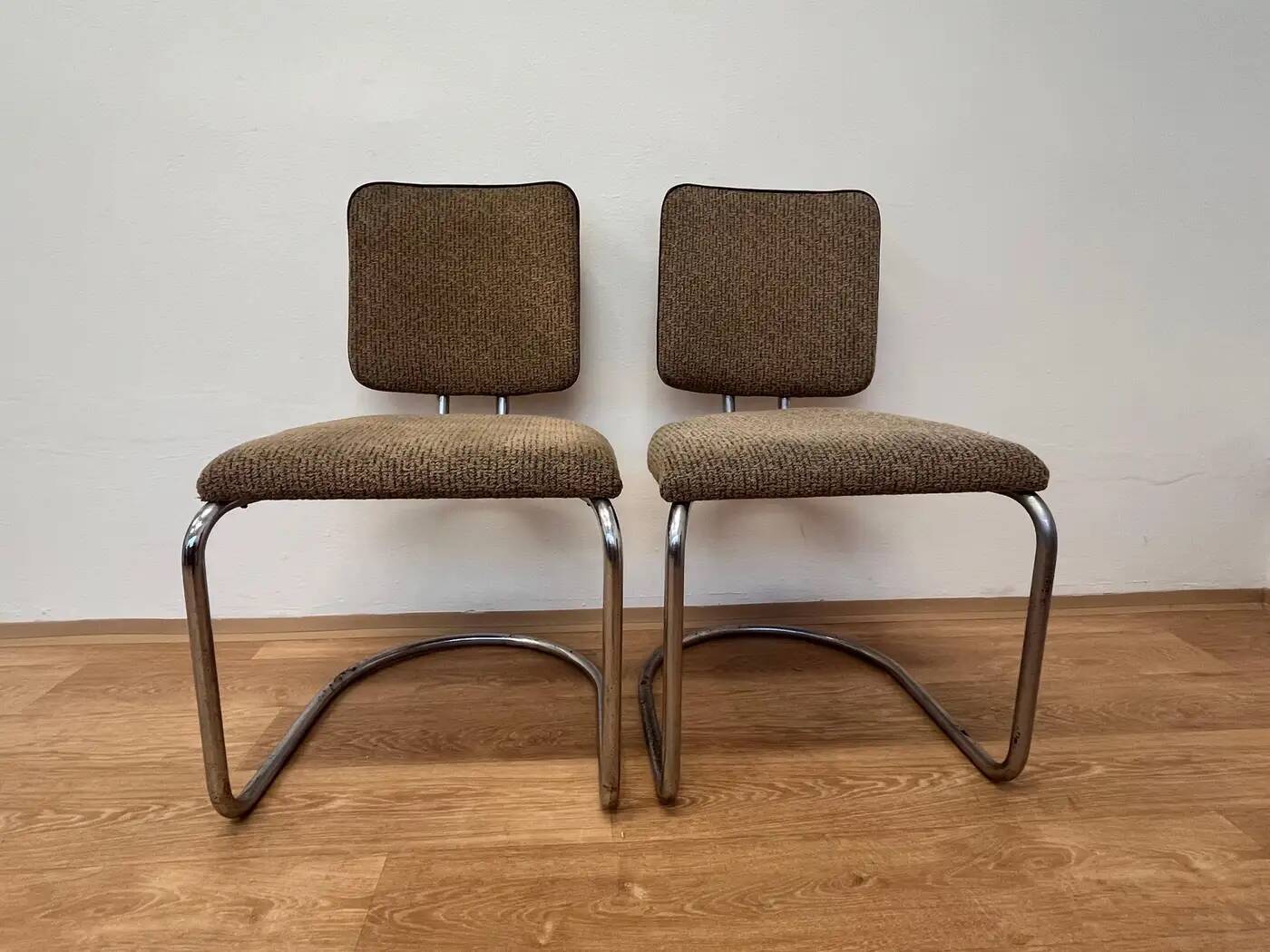 Quatre chaises Bauhaus en acier tubulaire chromé, conçues par Fritz August Breuhaus/Thonet - 1930