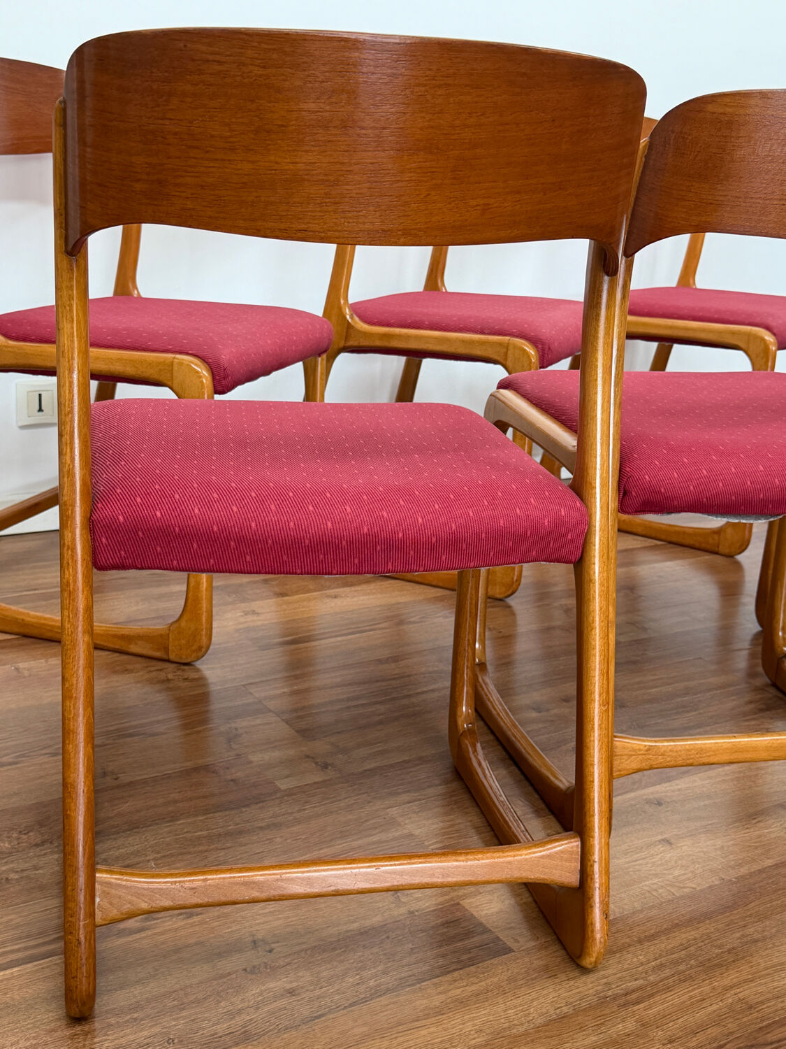 Série de 6 chaises traîneau Baumann vintage