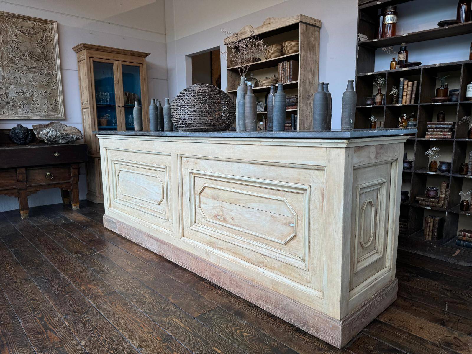 Grand comptoir de Pharmacie