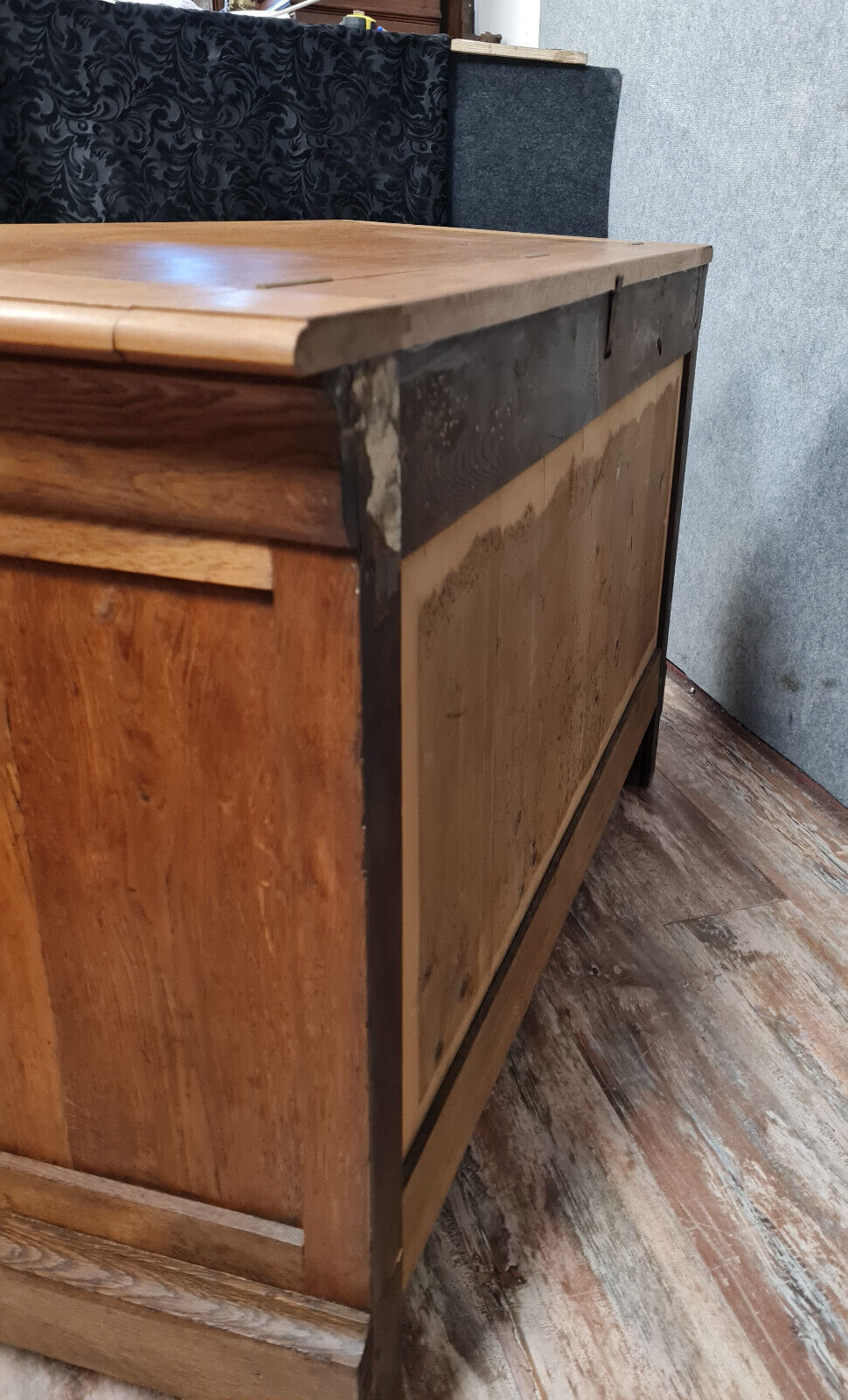 Maie pétrin Louis Philippe era in solid oak circa 1830