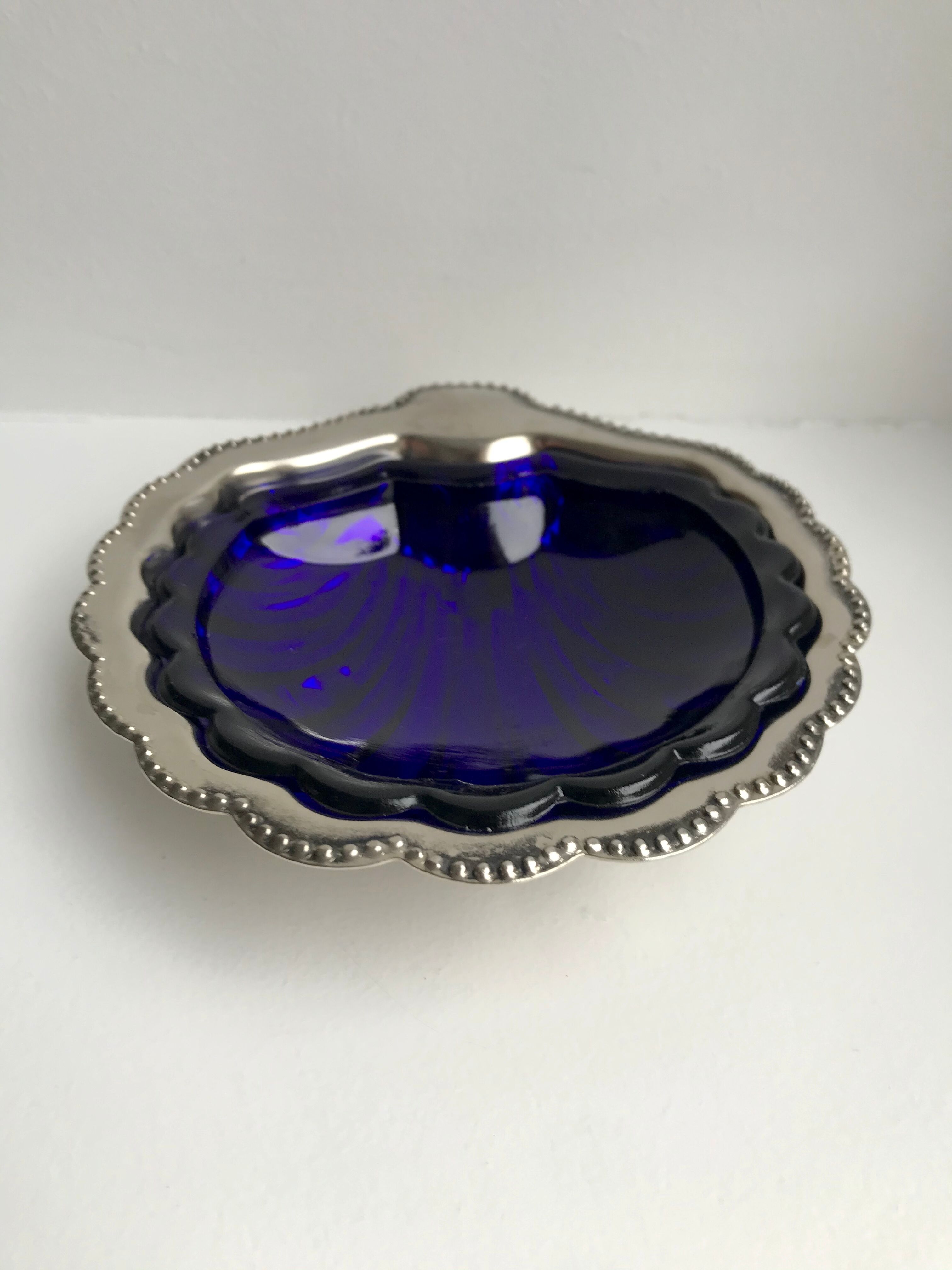 Empty-pocket / butter bowl shell in silver metal and blue glass 60s