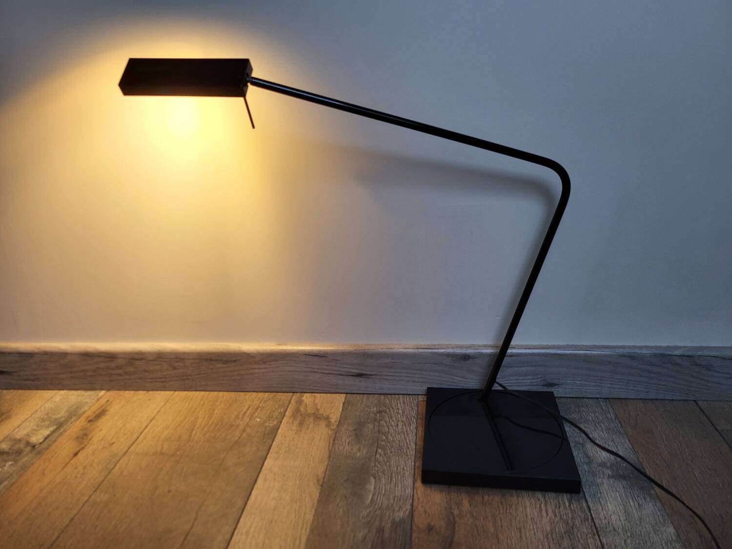 Modern Scandinavian lamp "Ninety" Luxo
