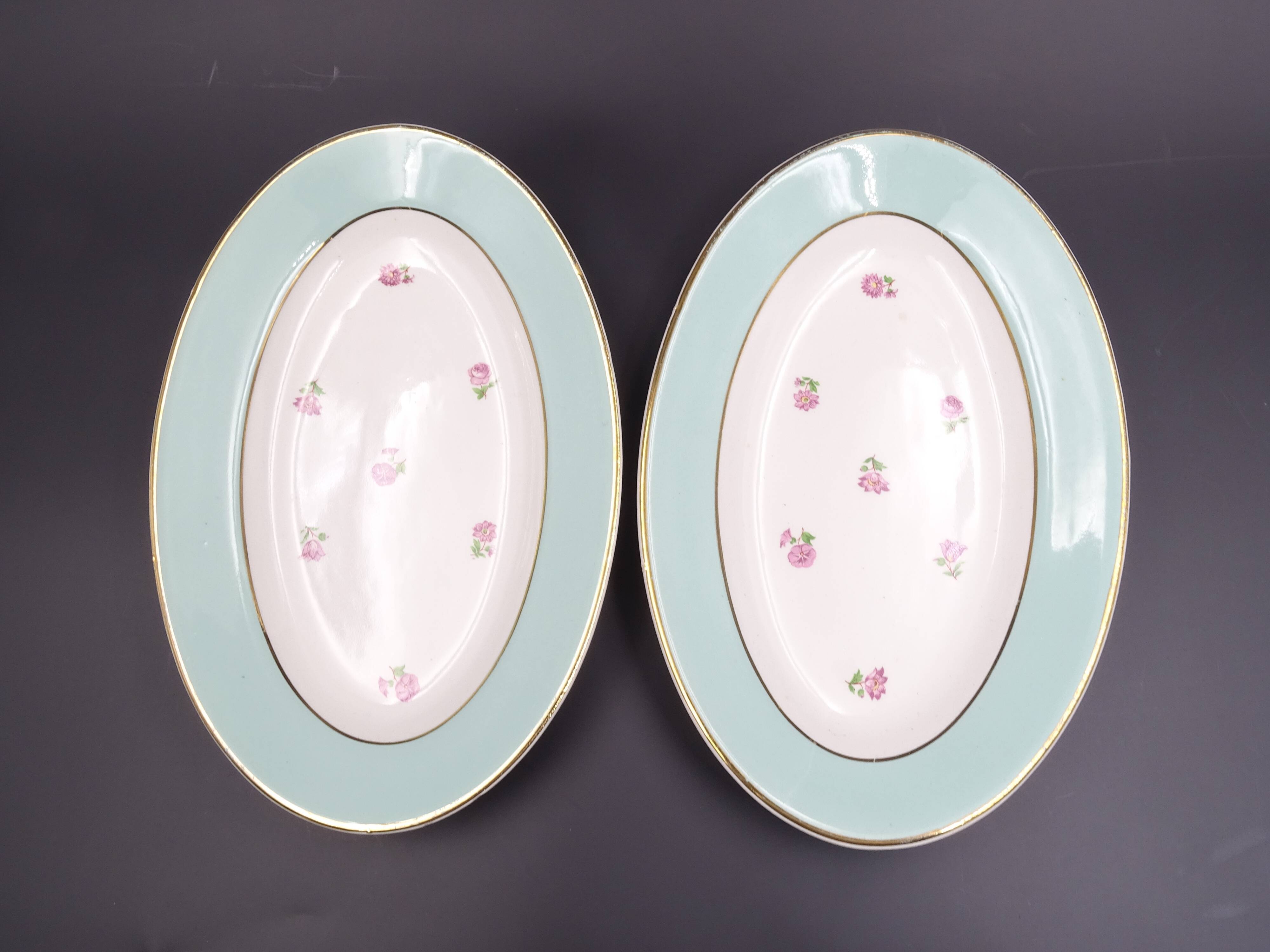 Pair of small cups or opaque porcelain ravines Model Duchess, St Amand Hamage