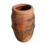 An earthen jar