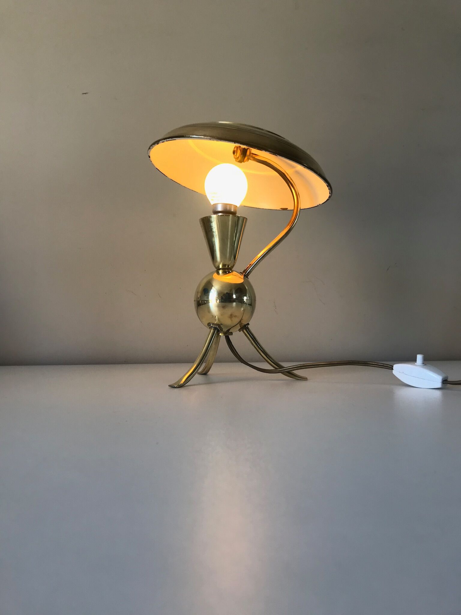 Brass tripod lamp 60's