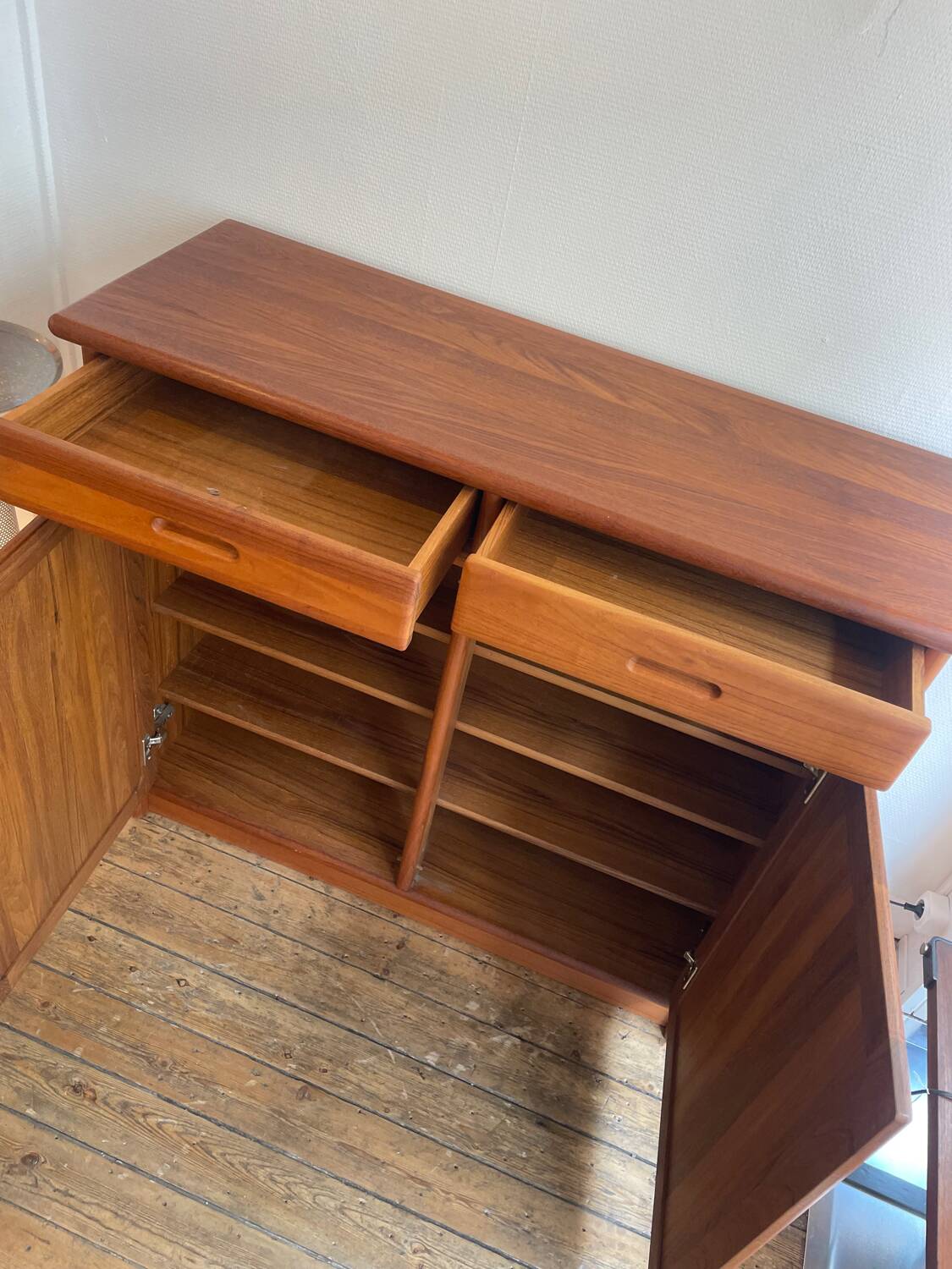 Danish chest of drawers in solid teak