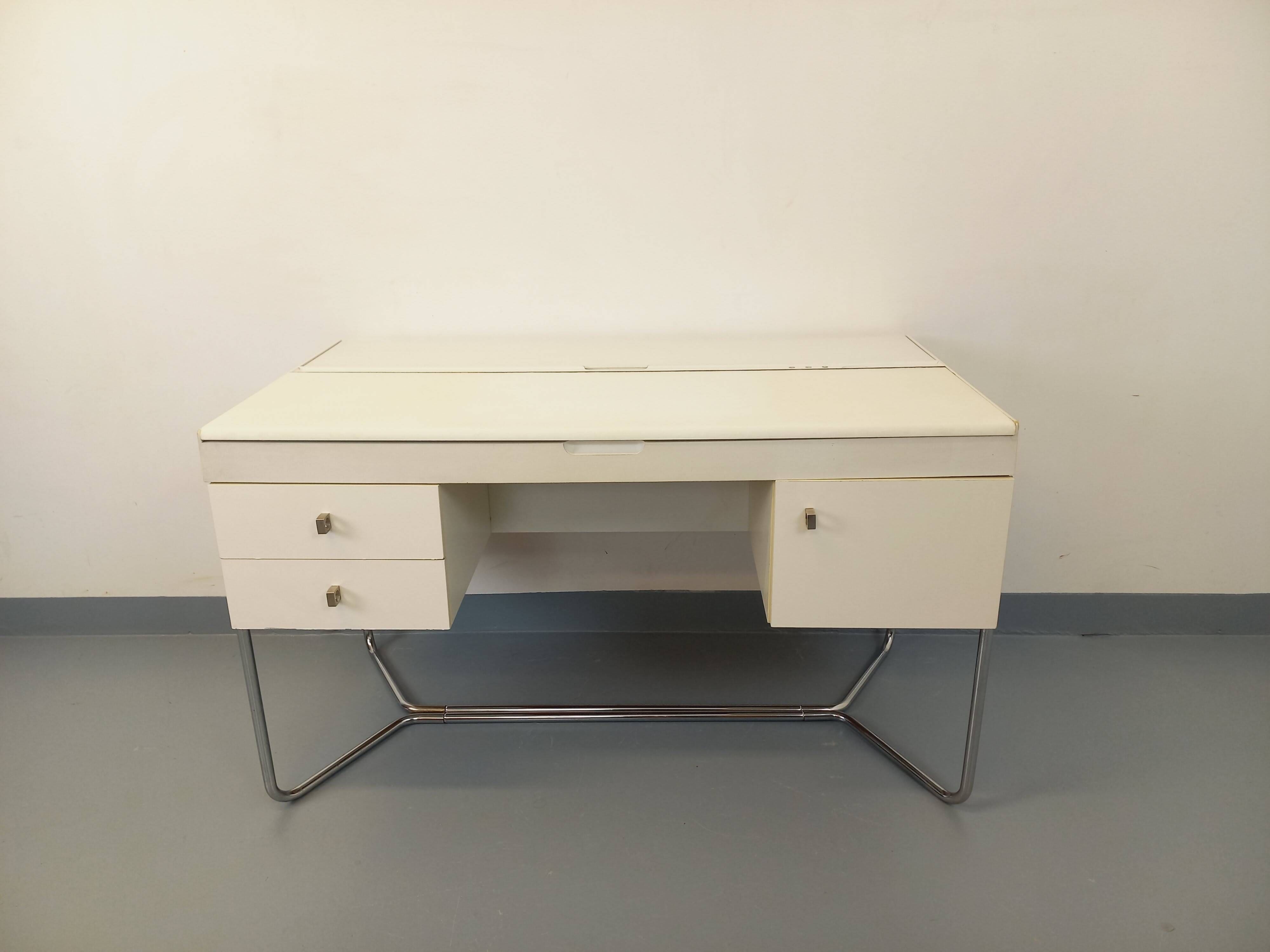 Vintage Bauhaus style desk in melamine and chrome metal from the 1970s.