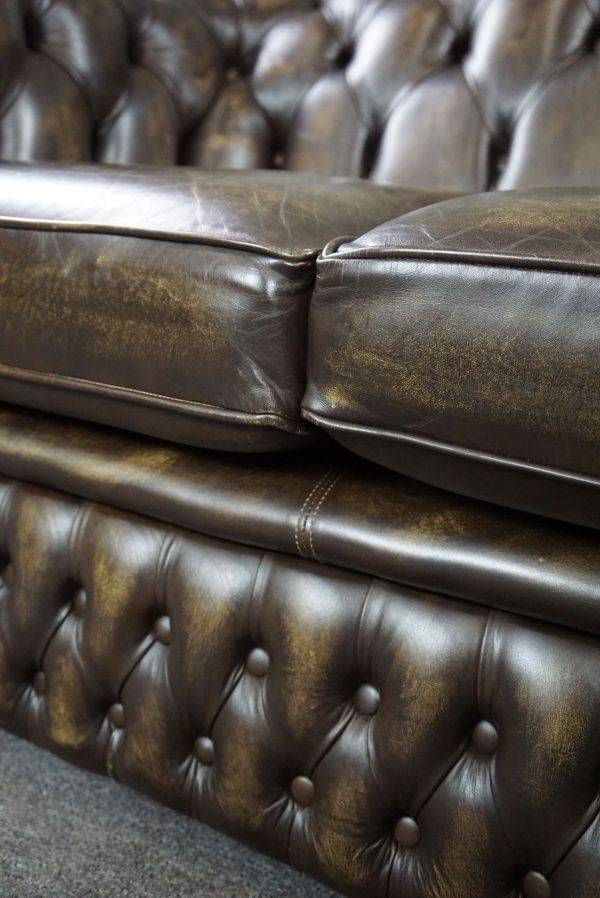 Chesterfield sofa in cowhide leather 2 places